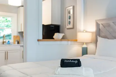 Photo 4 - Sunset Suites