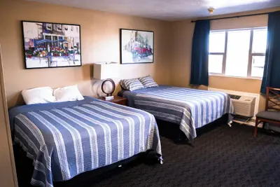 Photo 4 - Yellowstone Motel