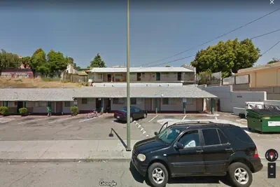 Photo 5 - Commodore motel