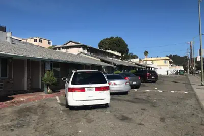 Photo 4 - Commodore motel