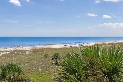 Photo 2 - Vintage Ocean View Paradise - 1BR - Beachfront
