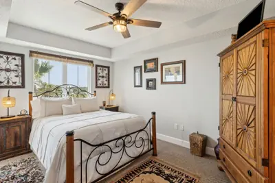 Photo 3 - Vintage Ocean View Paradise - 1BR - Beachfront