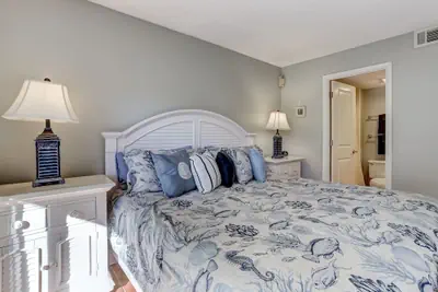 Photo 5 - Pet Friendly 2 Bedroom Villa w/ Pool - Captain's Court