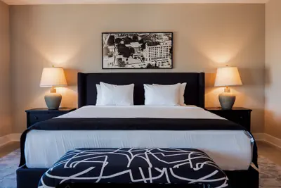Photo 3 - The Markham Hotel