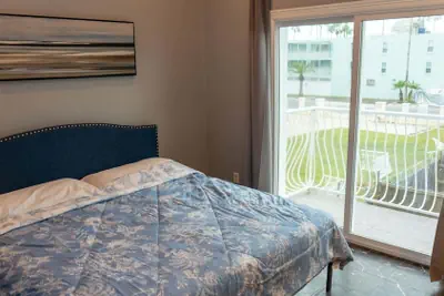 Photo 5 - 100 Steps To Beach Great Value Pool 2 Bedroom Apts
