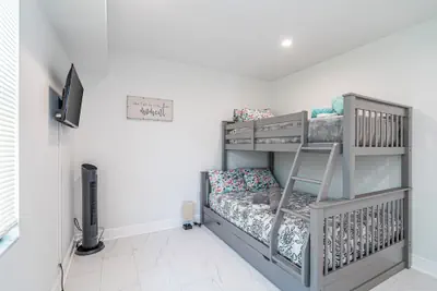 Photo 3 - BeachSide 9th Residences