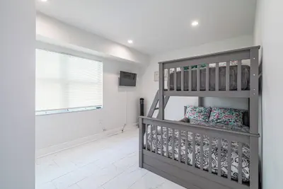 Photo 5 - BeachSide 9th Residences