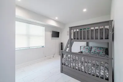 Photo 2 - BeachSide 9th Residences