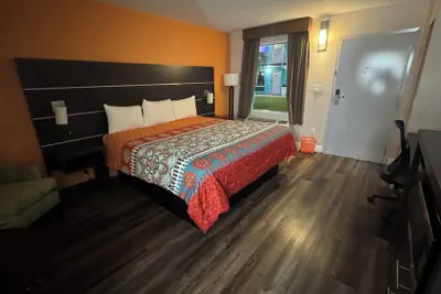Photo 3 - GREENKEY BEACH MOTEL