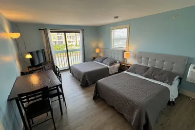 Photo 2 - GREENKEY BEACH MOTEL