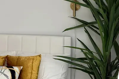 Photo 3 - Elegant Hideaway with Free Parking