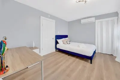 Photo 5 - Luxury 3BR Family Home Game Room Parking