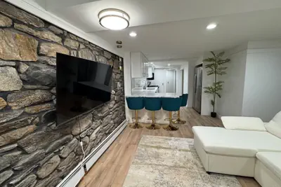 Photo 5 - Luxe 1BR Oasis - Prime NY Stay