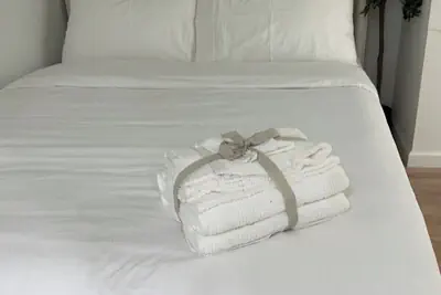 Photo 2 - Luxe 1BR Oasis - Prime NY Stay