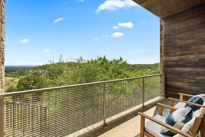 Photo 5 - Luxury 4BR Hilltop Retreat With Scenic Views