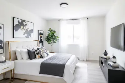 Photo 2 - Upscale Modern Luxury 3BR Home