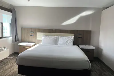 Photo 2 - Sisk Hotel