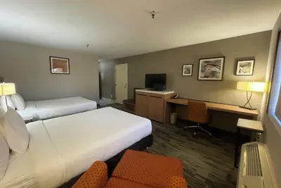 Photo 5 - Sisk Hotel