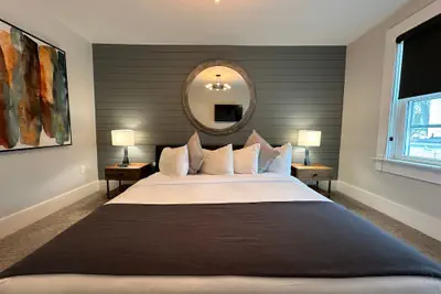 Photo 2 - Entire Modern 7 Unit 7 Bath Boutique Inn