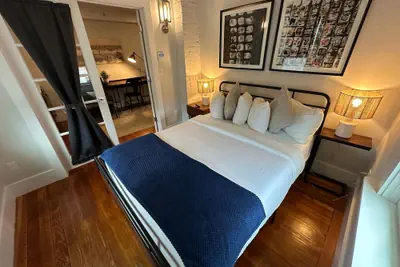 Photo 4 - Entire Modern 7 Unit 7 Bath Boutique Inn