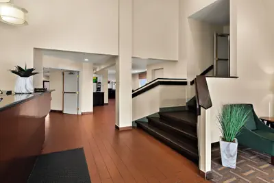 Photo 2 - The Point Hotel