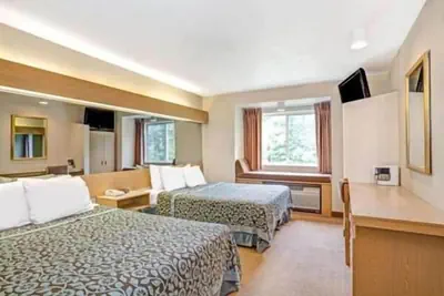 Photo 2 - Sturbridge Plaza Hotel