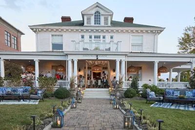 Photo 2 - Pandora's Manor Bed & Breakfast