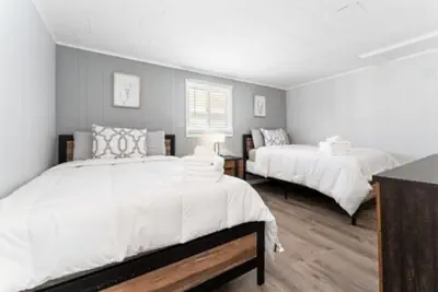 Photo 4 - Seaside Suites