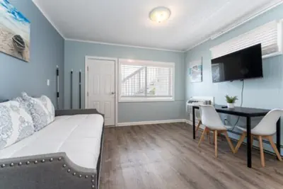 Photo 5 - Seaside Suites