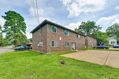 Photo 3 - The Homestead Luxury Cozy 2BR Apartment in Nacogdoches Near SFA University and Downtown Pet Friendly Business Ready Extended Stays Welcome With Self Check In High Speed Wifi Full Kitchen In Unit Laundry Private Parking and Quiet Comfort