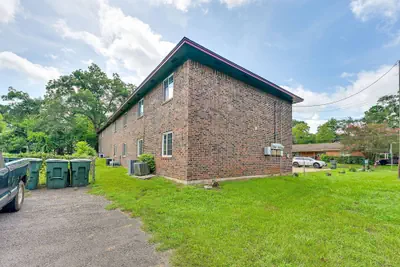 Photo 4 - The Homestead Luxury Cozy 2BR Apartment in Nacogdoches Near SFA University and Downtown Pet Friendly Business Ready Extended Stays Welcome With Self Check In High Speed Wifi Full Kitchen In Unit Laundry Private Parking and Quiet Comfort