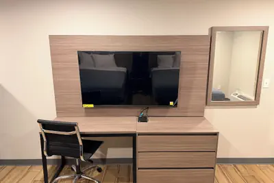 Photo 3 - Economy Suites Fort Smith