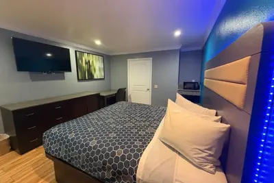 Photo 2 - Bell Resort Motel