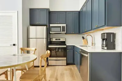 Photo 3 - Sleeps 16 4 Units, Steps to the French Quarter The Harlequin by Avantstay