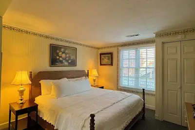 Photo 4 - Cottage Nine in Jacksonville