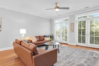 Photo 4 - 3 Suites Walkable Historic District Location The Juliette by Avantstay