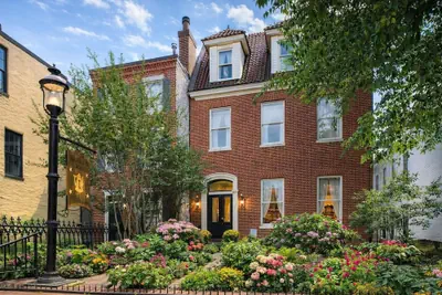 Photo 2 - Rachael's Inner Harbor Boutique Inn