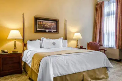 Photo 2 - Heartland suites