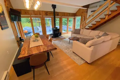 Photo 2 - 43tv Peaceful Retreat in the White Mountain, Fireplace, Fire Pit, Large Yard, Wifi, AC
