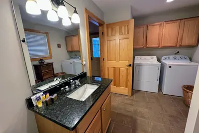 Photo 4 - Hl96 Single Family Home With Views and Lots of Space! Privacy, Convenience, AC and Style!