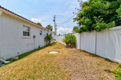 Photo 5 - 3 Bedroom 2 Bath Pet Friendly Ocean View 4 Houses From Beach