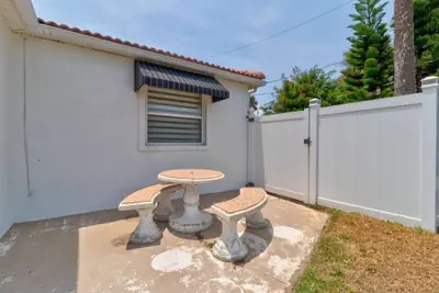 Photo 4 - 3 Bedroom 2 Bath Pet Friendly Ocean View 4 Houses From Beach