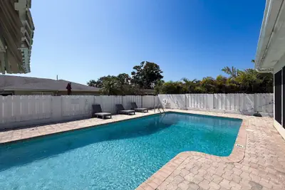 Photo 3 - 2631 Cedarglen Drive