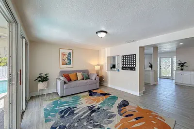 Photo 4 - 2631 Cedarglen Drive