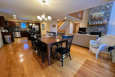Photo 2 - Spacious Private Home - Al132