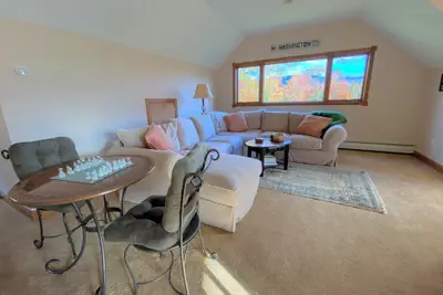 Photo 3 - Spacious Private Home - Al132