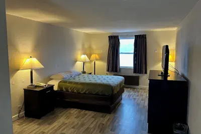 Photo 3 - Economy Inn of Reading