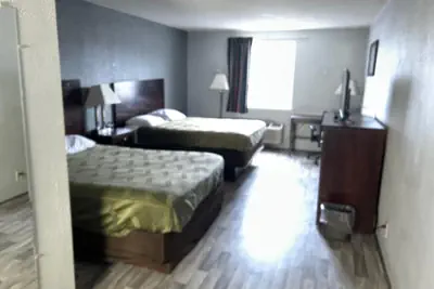 Photo 2 - Economy Inn of Reading