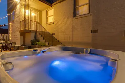 Photo 5 - New Playground: Hot Tub, Games, and Broadway Buzz!
