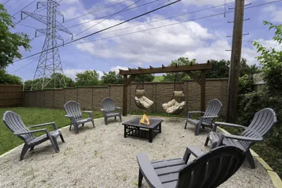 Photo 3 - Rare Exclusive Retreat Private Hot Tub King Bed